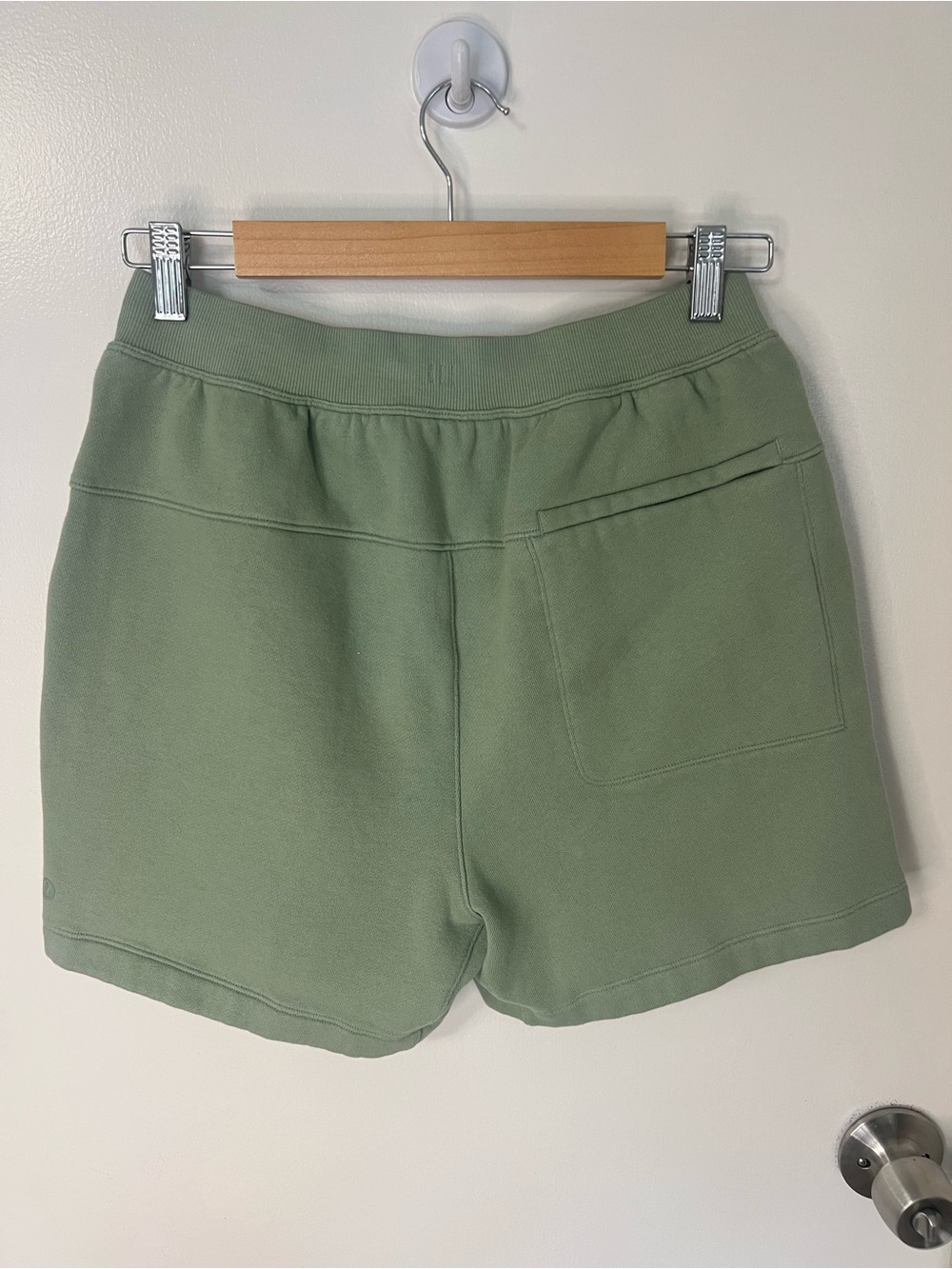 Lululemon Women's Sage Green Drawstring Lounge Shorts Athletic Activewear - Picture 5 of 7